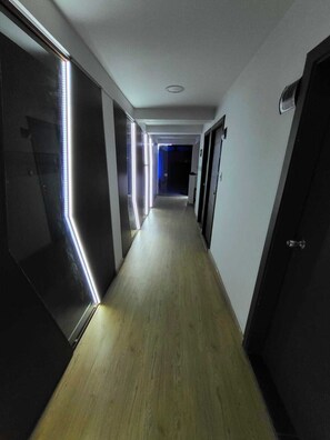 Hallway - Hotel Hostal Caps Corferias (Bogotá)