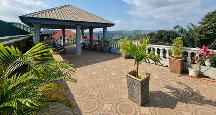 Gorgeous and tranquil compound in the beautiful Peduase area.