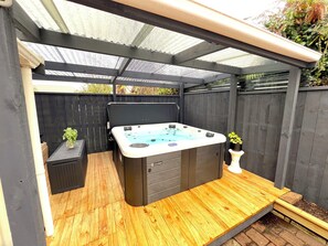 Bañera de hidromasaje privada