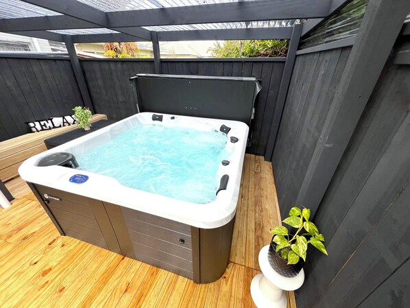 Deluxe-Stadtwohnung | Eigener Whirlpool