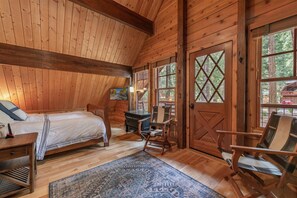 Signature Cabin, 3 Bedrooms, Fireplace, Mountainside | 3 bedrooms, hypo-allergenic bedding, individually decorated