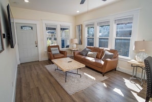 Villa - Brand New Craftsman 2BR 2BA Home in Denver Heights (San Antonio)