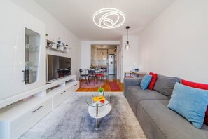 TV - Apartment Saga With Terrace And Parking, Zagreb, Croatia (Zagreb)