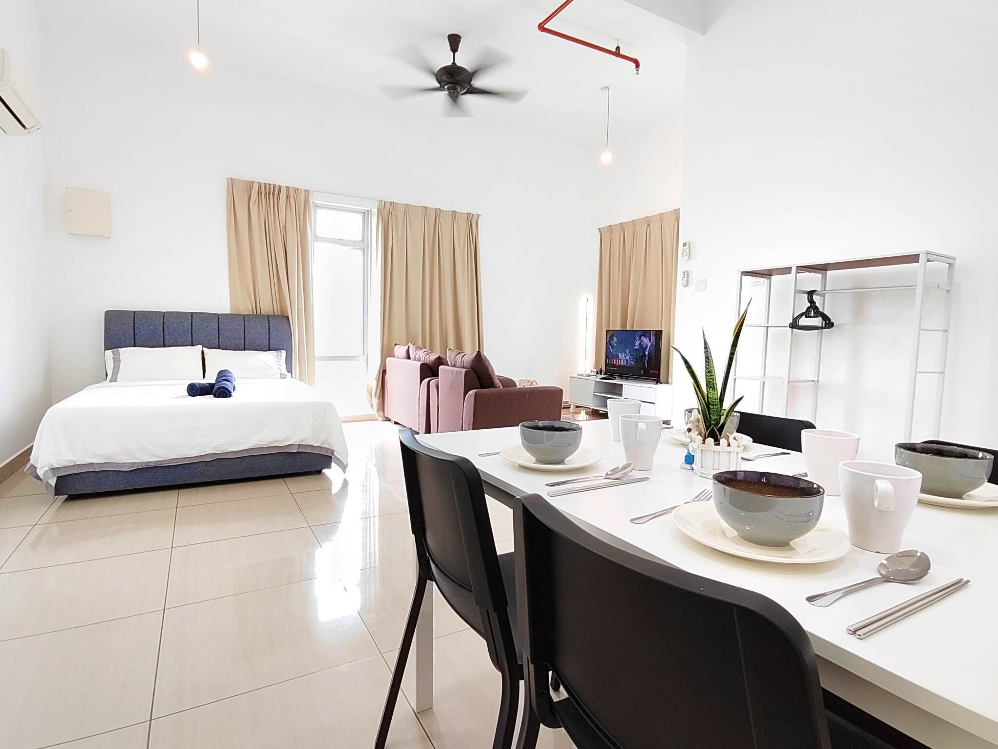 1 habitación, tabla de planchar con plancha, wifi y ropa de cama 