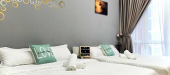 3 min to IIUM and town @Mahkota Valley Suite  Indera Mahkota Kuantan#Netflix @WS