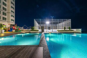 Pool - SaltWater Infinity Pool 8pax 2R2B AmberCove Impression City, Near Jonker & Hospt (MELAKA)