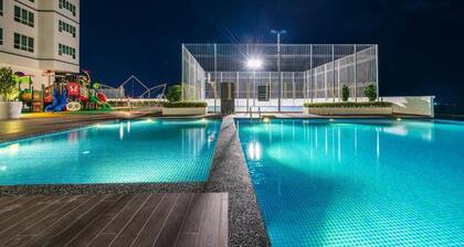 SaltWater Infinity Pool 8pax 2R2B AmberCove Impression City, Near Jonker & Hospt