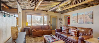 Remodeled home with spectacular view of El Salto Mountain & fireplace - dogs ok