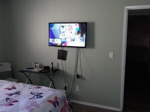 2 室のベッドルーム、アイロン / アイロン台、WiFi、ベッドシーツ