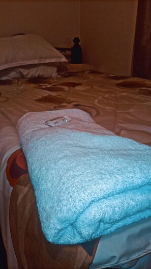 Quarto | 1 quarto, espaço de trabalho para notebook, Wi-Fi de cortesia