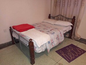 Quarto | 1 quarto, espaço de trabalho para notebook, Wi-Fi de cortesia