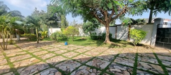 Cozy 2 bedroom apartment in the beautiful Aburi Mountains. 