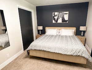 4 bedrooms, iron/ironing board, WiFi, bed sheets