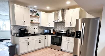 Luxury 4 Bed & 2 Bath Family-sized Home Minutes from Downtown & UNL