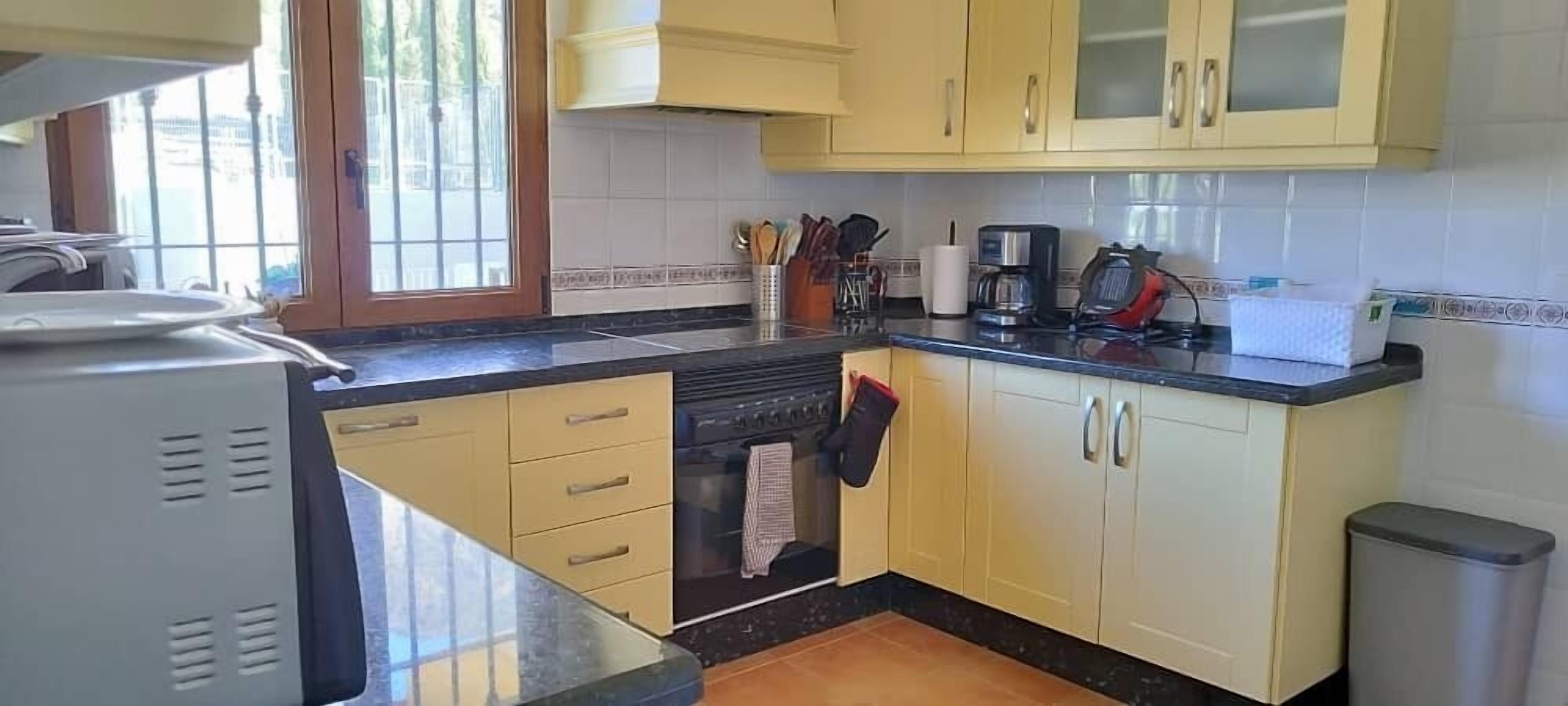 Fridge, microwave, oven, coffee/tea maker