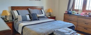 3 bedrooms, WiFi, bed sheets