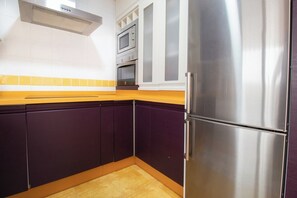 Refrigerador, microondas, horno, lavavajillas