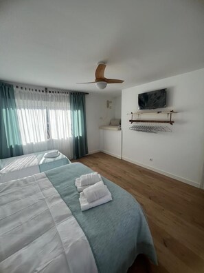 4 bedrooms, iron/ironing board, bed sheets - Casa La Chicuela in Granada (La Peza)
