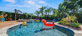 Chill Tulum Vibes-5BR Retreat w/ Pool, Spa, Games!