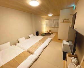 Triple Room | Langsir/tirai gelap terus, Wi-fi percuma, cadar katil 