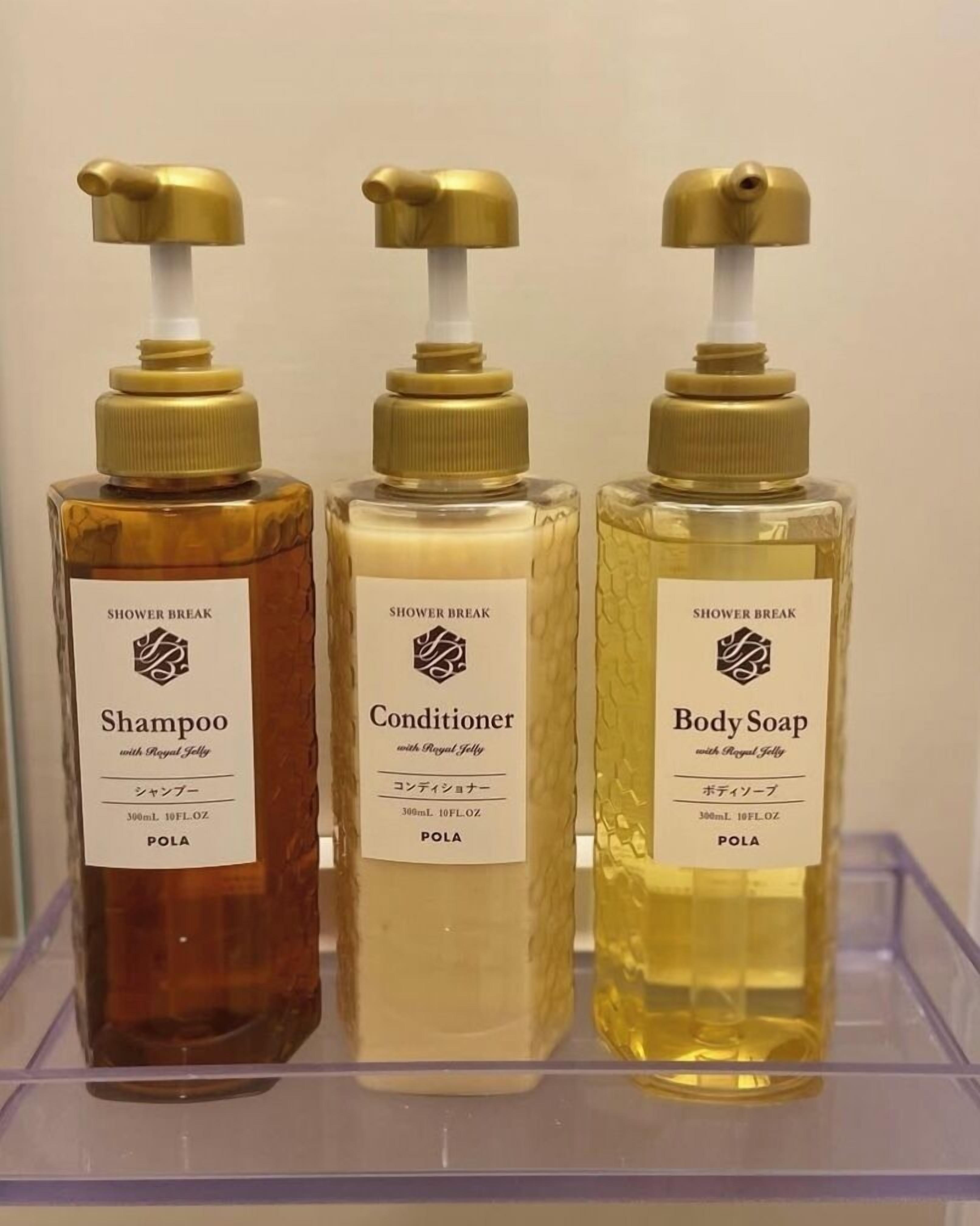 Triple Room | Bathroom | Shower, hair dryer, slippers, towels