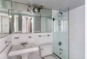 ヘアドライヤー、タオル