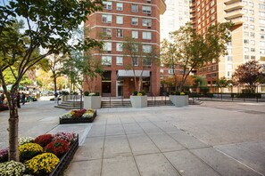 Exterior - Exquisite Kips Bay 1BR w/ Gym & W/D, nr Hospitals, by Blueground (New York)