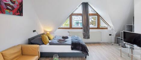 1 habitación, tabla de planchar con plancha, wifi gratis y ropa de cama