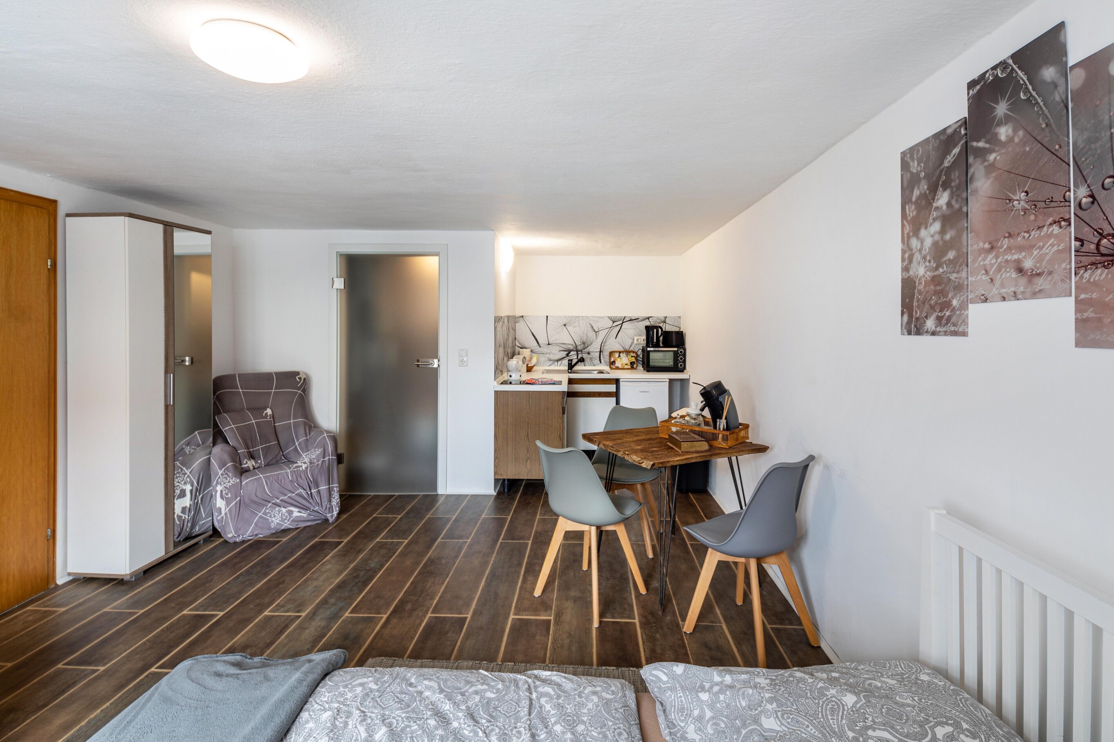 8 Schlafzimmer, Schreibtisch, Bügeleisen/Bügelbrett, kostenloses WLAN