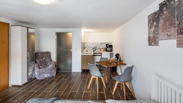 8 Schlafzimmer, Schreibtisch, Bügeleisen/Bügelbrett, kostenloses WLAN