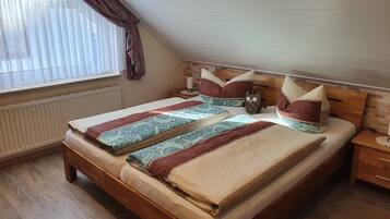 2 Schlafzimmer, Bügeleisen/Bügelbrett, kostenloses WLAN, Bettwäsche