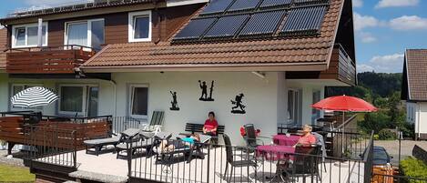 تناول الطعام بالخارج