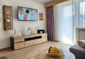 Tv, dvd-spelare och en stereo