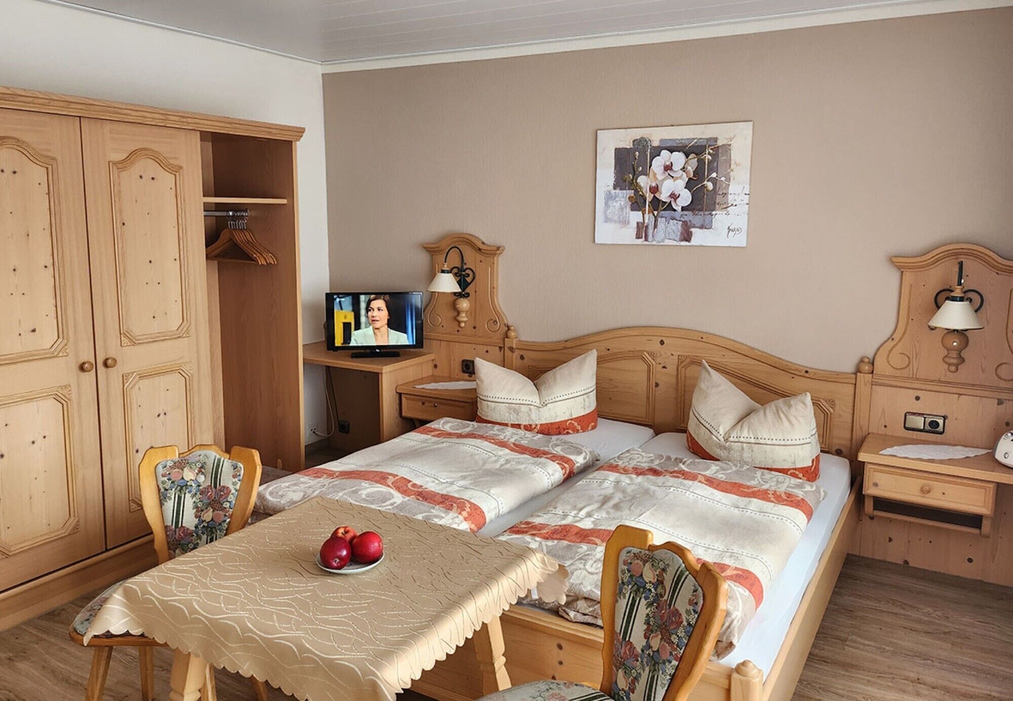 2 Schlafzimmer, Bügeleisen/Bügelbrett, kostenloses WLAN, Bettwäsche