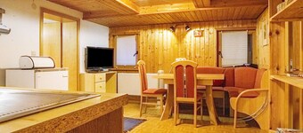 Guesthouse 'Fewo Roturach' with Mountain View, Shared Terrace and Wi-Fi