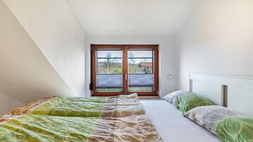 1 bedroom, free WiFi, bed sheets