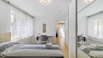 1 habitación, escritorio, tabla de planchar con plancha y wifi gratis
