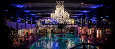 حمام سباحة