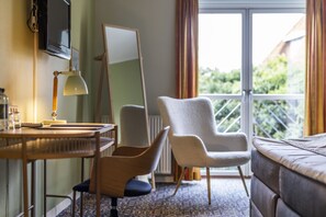Comfort Room | Desk, laptop workspace, iron/ironing board, free WiFi - Hotel Tønderhus (Tonder)