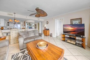 Smart TV, offices - One Seagrove Place 1703 (Santa Rosa Beach)