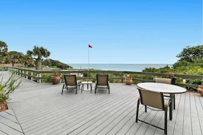Outdoor dining - One Seagrove Place 0402 (Santa Rosa Beach)