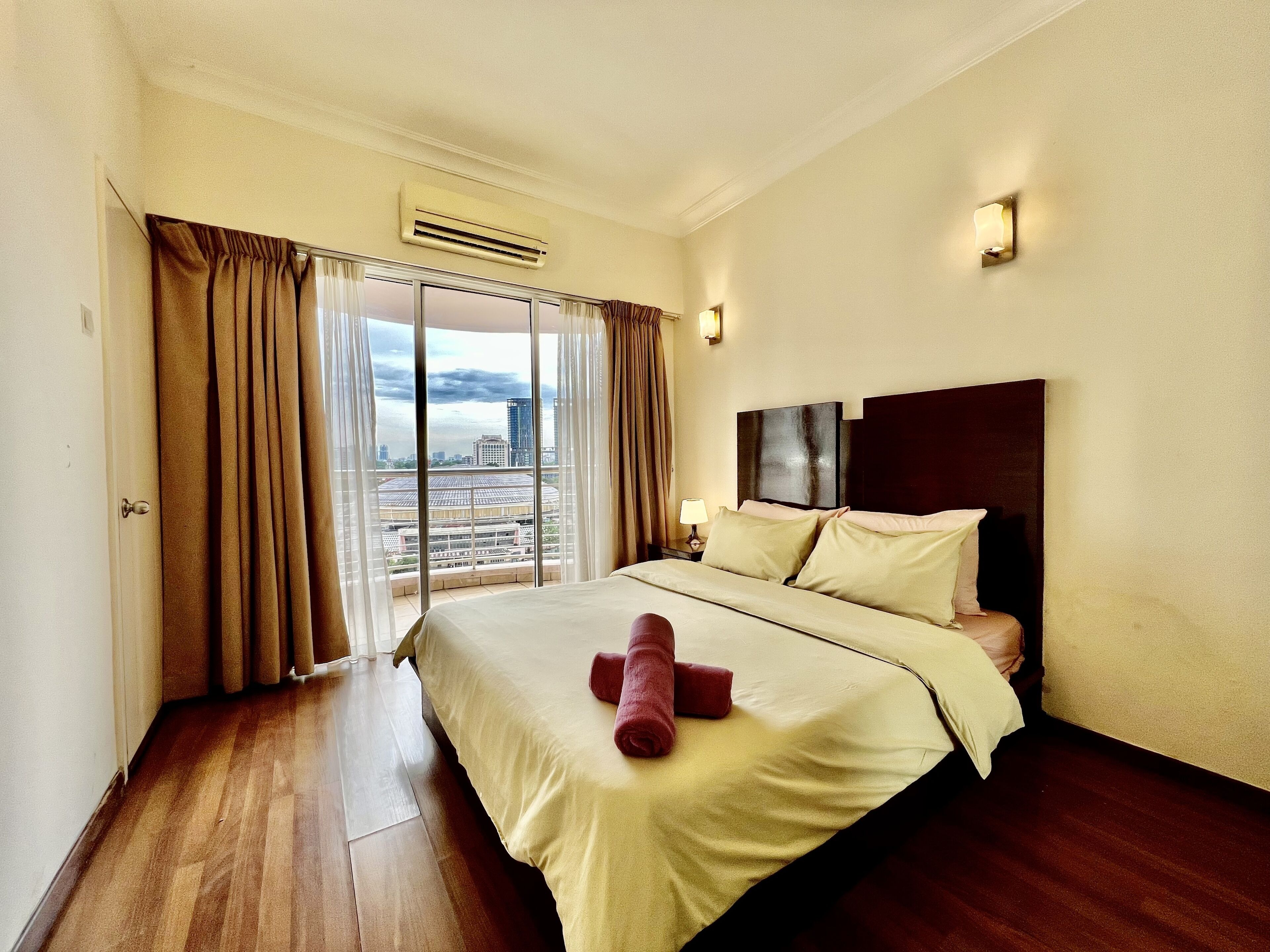 Standard Studio Suite | Desk, iron/ironing board, free WiFi