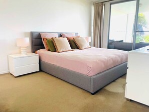 4 soverom, strykejern/-brett, wi-fi og sengetøy