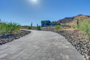 Property grounds - Near Trails! Mtn-View Couples Haven in Queen Creek (Queen Creek)