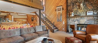 Ridgepoint 110 Ski Escape - New Listing - On Ski-Out Trail