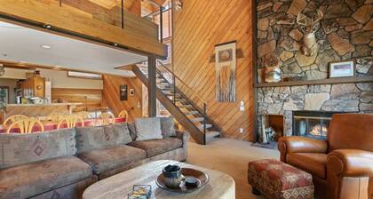 Ridgepoint 110 Ski Escape - New Listing - On Ski-Out Trail