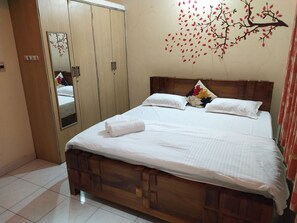 2 bedrooms, WiFi, bed sheets