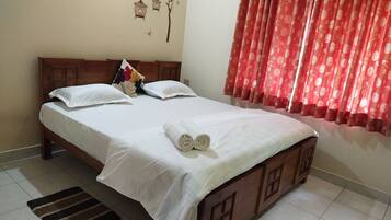 2 bedrooms, WiFi, bed sheets