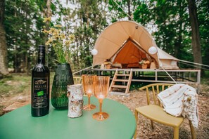 Design Tent, Golf View | Bed sheets - Glamping Černická obora (Sudomerice u Bechyne)