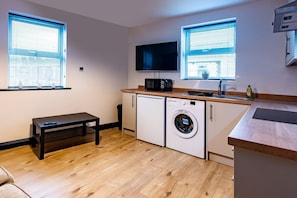 Interior - Harcourt 1D: 2BR Flat with Parking in Newark (Newark-on-Trent)
